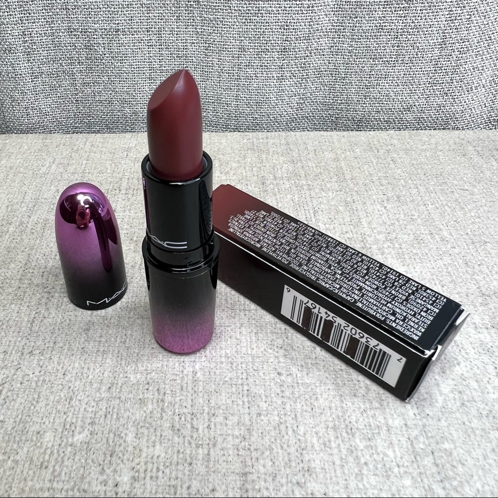 🔥3 for $35🔥 MAC Love Me Lipstick in Bated Breath - Picture 2 of 6